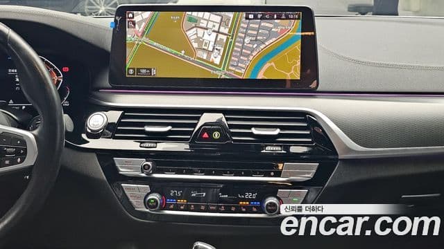BMW 5 Series 2023 — ფოტო 19/20