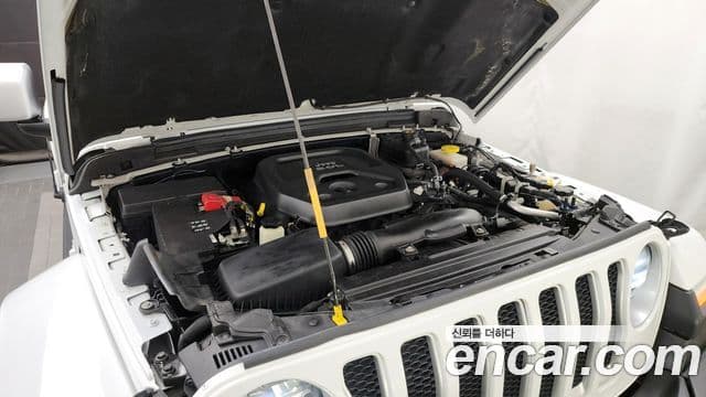 Jeep Wrangler 2021 — Şəkil 6/20