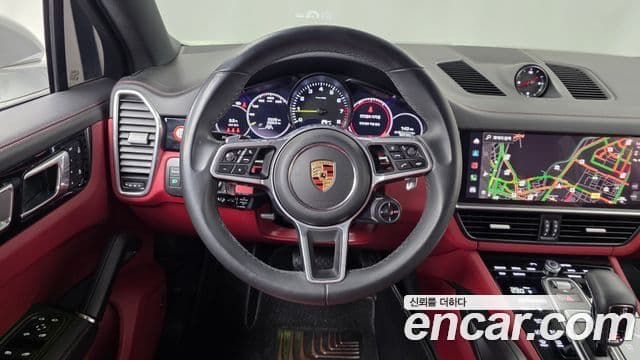 Porsche Cayenne 2023 — ფოტო 13/20