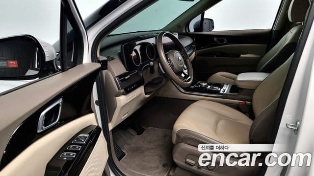 Kia Carnival 2020 — ფოტო 11/20
