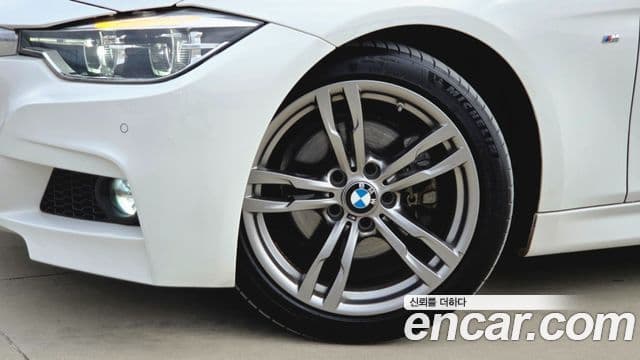 BMW 3 Series 2018 — Şəkil 10/20