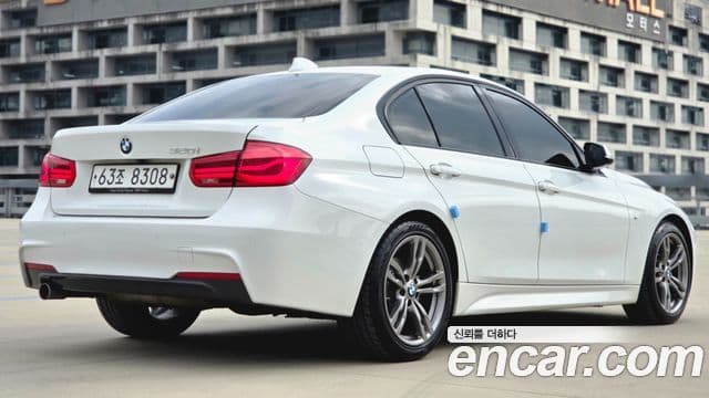 BMW 3 Series 2018 — Şəkil 13/20