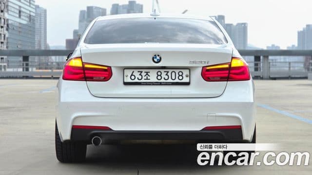 BMW 3 Series 2018 — Şəkil 12/20