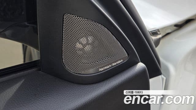 BMW 3 Series 2018 — Şəkil 9/20