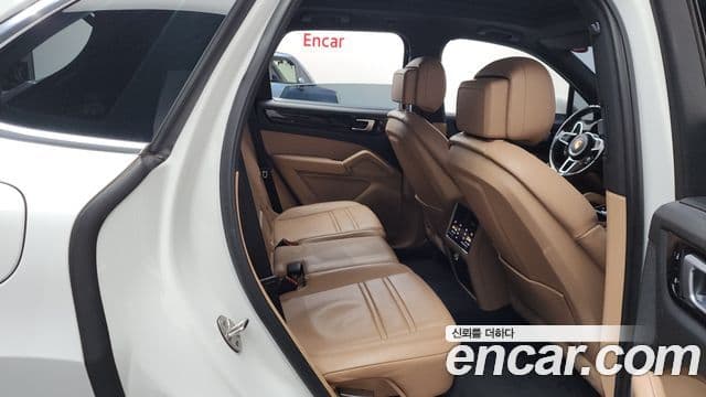 Porsche Cayenne 2020 — Şəkil 11/20