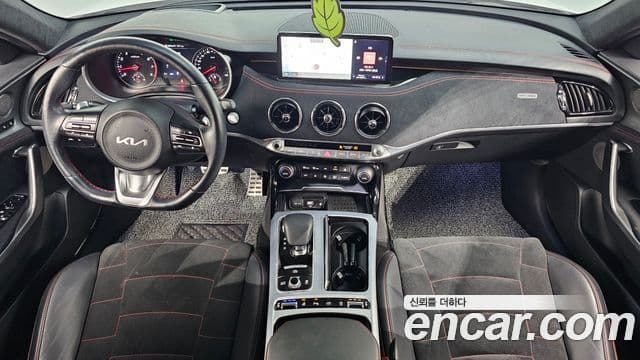 Kia Stinger 2022 — ფოტო 7/20