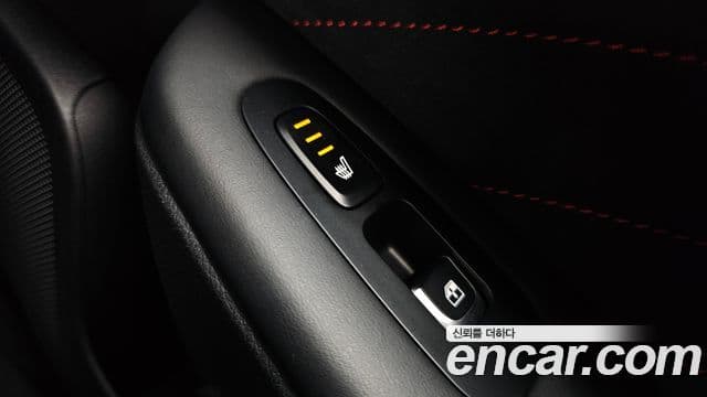 Kia Stinger 2022 — ფოტო 18/20