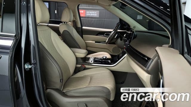 Kia Carnival 2021 — ფოტო 10/20