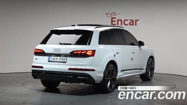 Audi Q7 2025 — ფოტო 2/20