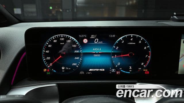 Mercedes-Benz GLB-Class 2022 — Photo 1/20
