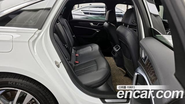Audi A6 2021 — фото 12 из 20
