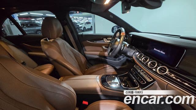 Mercedes-Benz E-Class 2021 — Şəkil 18/20
