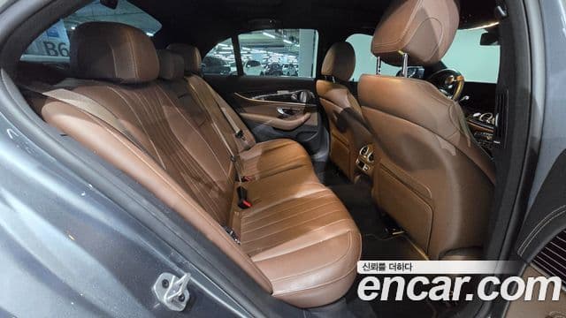 Mercedes-Benz E-Class 2021 — Şəkil 20/20