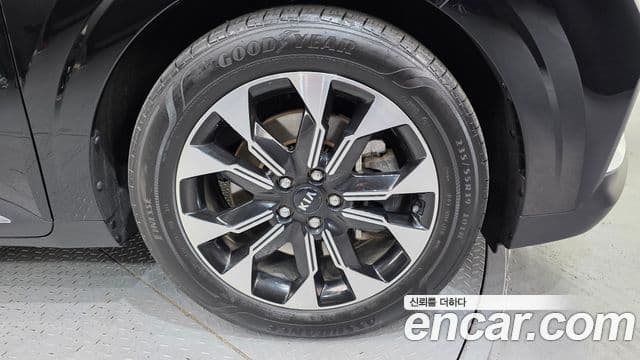 Kia Carnival 2021 — фото 5 из 20