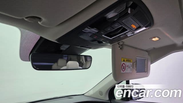 Kia Carnival 2021 — фото 15 из 20
