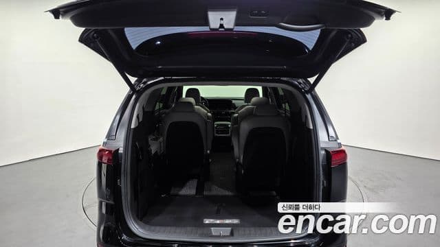 Kia Carnival 2021 — фото 20 из 20