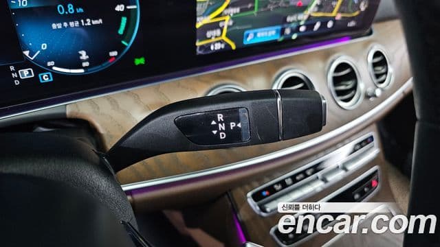Mercedes-Benz E-Class 2021 — Şəkil 9/20
