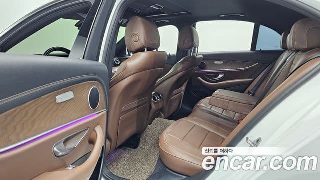 Mercedes-Benz E-Class 2021 — Şəkil 12/20