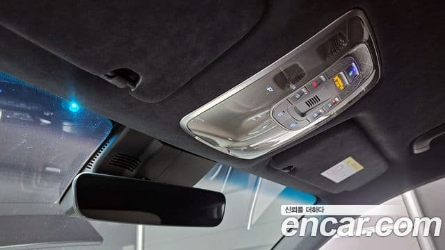 Genesis GV70 2021 — ფოტო 17/20