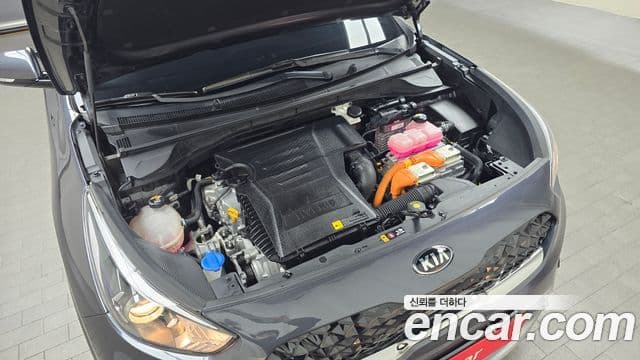 Kia Niro 2021 — Photo 17/20
