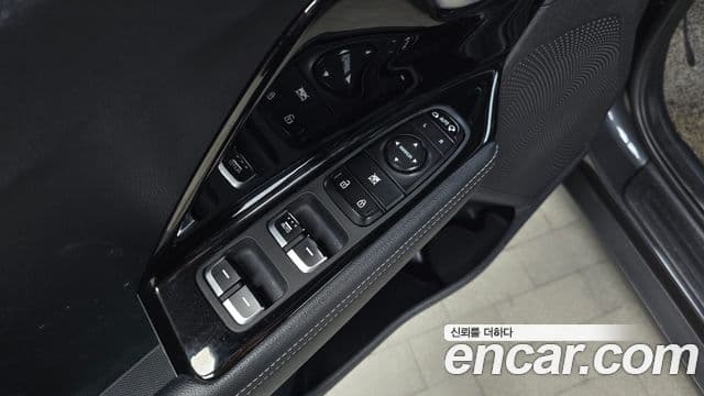 Kia Niro 2021 — Photo 8/20