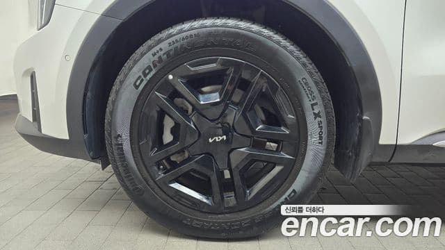 Kia Sorento 2023 — ფოტო 5/20