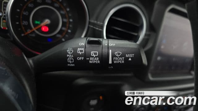 Jeep Wrangler 2022 — ფოტო 16/20