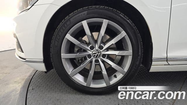 Volkswagen Passat GT 2022 — фото 5 из 20