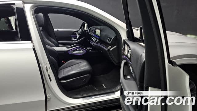Mercedes-Benz GLE-Class 2023 — Photo 1/20