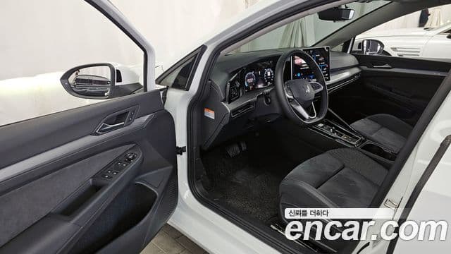 Volkswagen Golf 2025 — фото 10 из 20