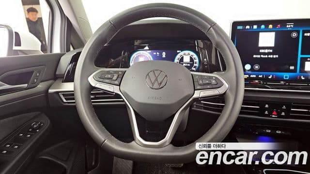 Volkswagen Golf 2025 — фото 13 из 20