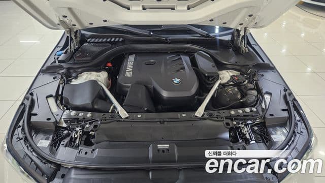 BMW 5 Series 2023 — Photo 10/20