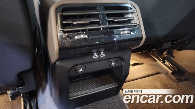 BMW 5 Series 2023 — Photo 18/20