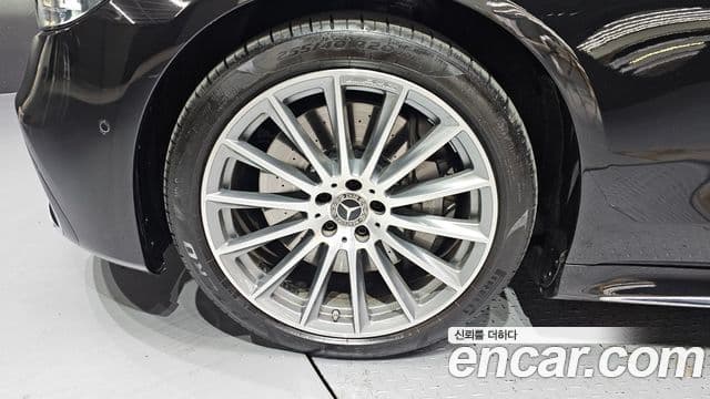 Mercedes-Benz S-Class 2022 — Photo 19/20