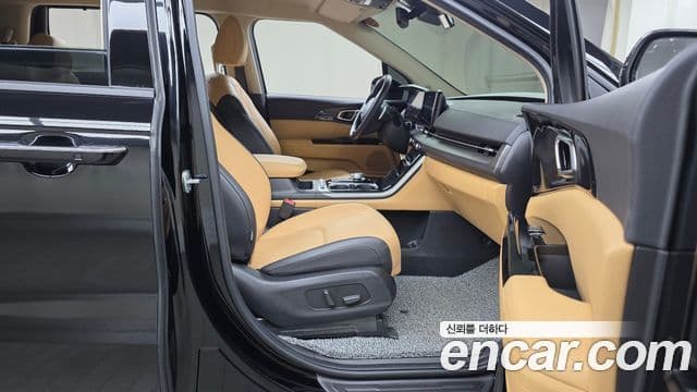 Kia Carnival 2023 — Şəkil 11/20