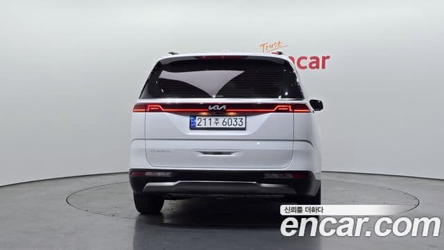Kia Carnival 2023 — ფოტო 4/20