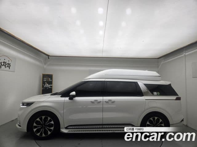 Kia Carnival 2021 — фото 2 из 20