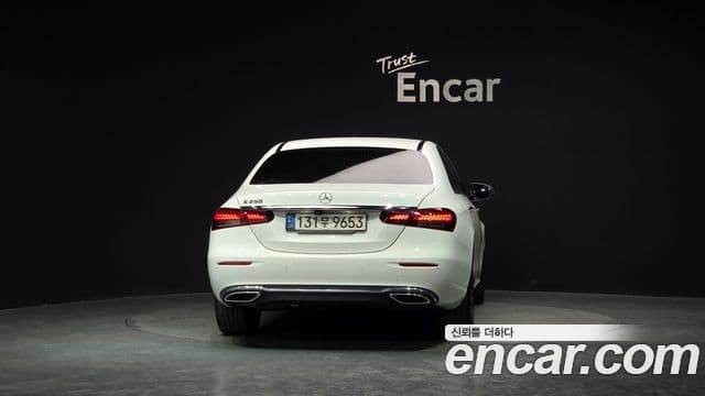 Mercedes-Benz E-Class 2021 — фото 4 из 20
