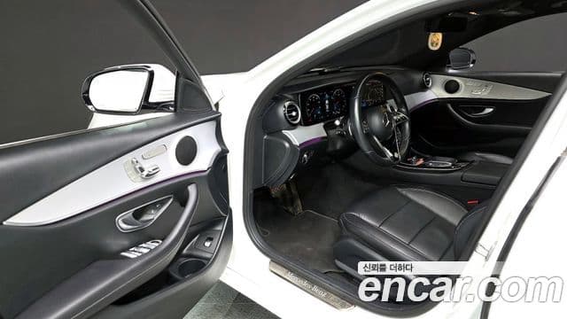 Mercedes-Benz E-Class 2021 — фото 10 из 20