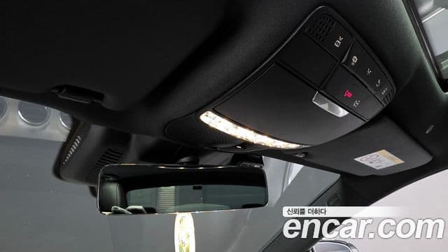 Mercedes-Benz E-Class 2021 — фото 17 из 20