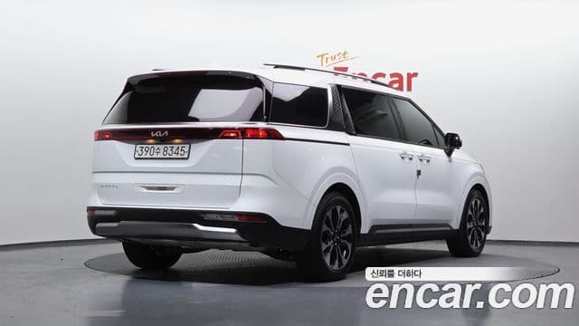 Kia Carnival 2021 — ფოტო 2/20