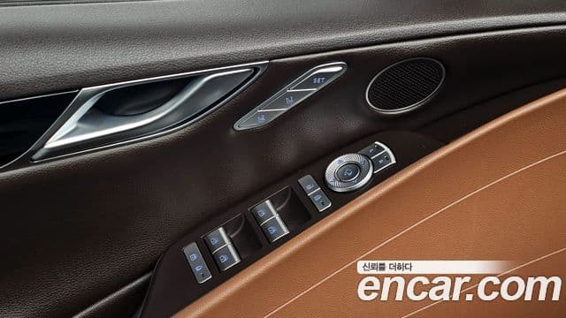 Genesis Electrified G80 2022 — фото 17 из 20
