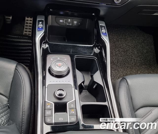 Kia Sorento 2023 — ფოტო 11/20