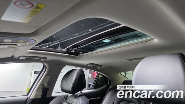 Genesis G70 2018 — ფოტო 17/20