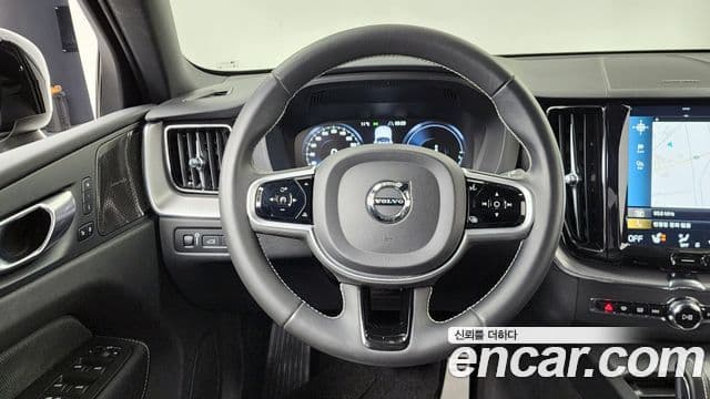 Volvo XC60 2021 — Şəkil 13/20