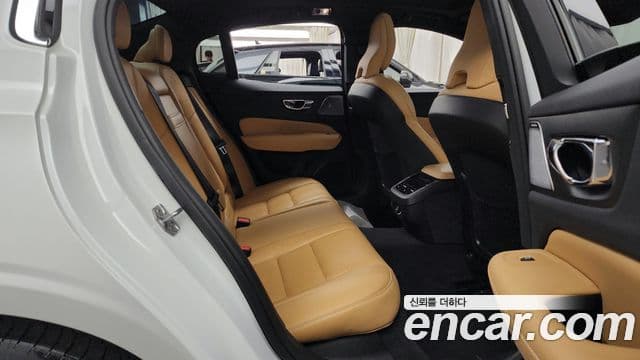 Volvo S60 2019 — фото 12 из 20