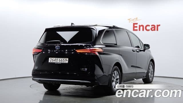 Toyota Sienna 2021 — Photo 6/20