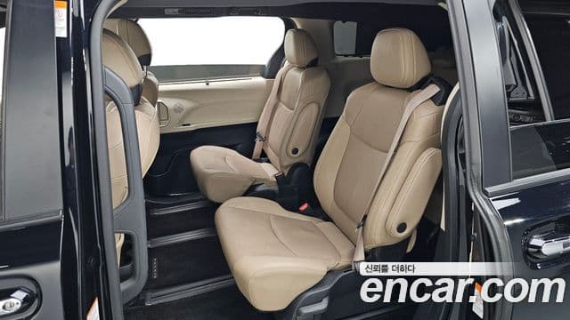 Toyota Sienna 2021 — Photo 16/20