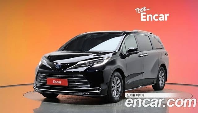 Toyota Sienna 2021 — Photo 18/20