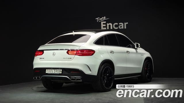 Mercedes-Benz GLE-Class 2019 — ფოტო 2/20